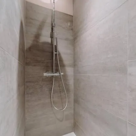 : La Rouge De La Grand Place Apartment *