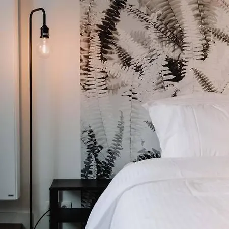 : La Rouge De La Grand Place Apartment *